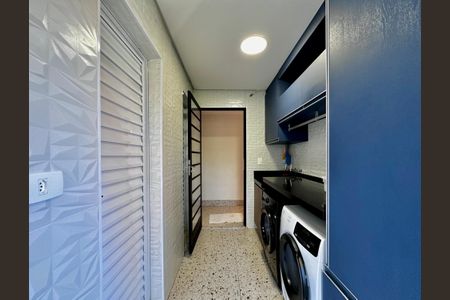 Casa à venda com 209m², 3 quartos e 2 vagas Casa à venda com 209m², 3 quartos e 2 vagasÁrea de Serviço