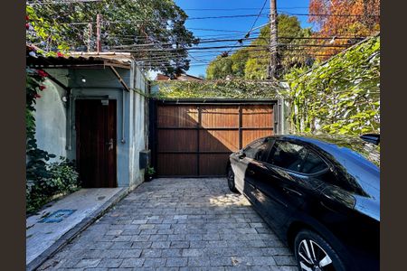 Casa à venda com 209m², 3 quartos e 2 vagas Casa à venda com 209m², 3 quartos e 2 vagasGaragem