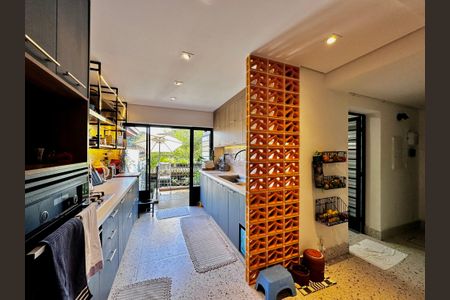 Casa à venda com 209m², 3 quartos e 2 vagas Casa à venda com 209m², 3 quartos e 2 vagasCozinha