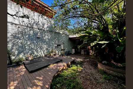 Casa à venda com 209m², 3 quartos e 2 vagas Casa à venda com 209m², 3 quartos e 2 vagasQuintal