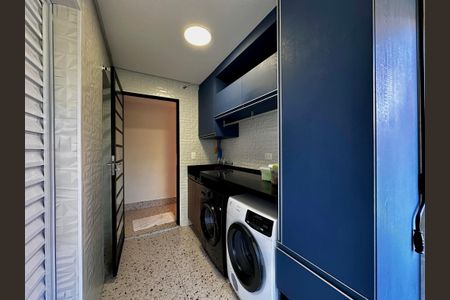 Casa à venda com 209m², 3 quartos e 2 vagas Casa à venda com 209m², 3 quartos e 2 vagasÁrea de Serviço