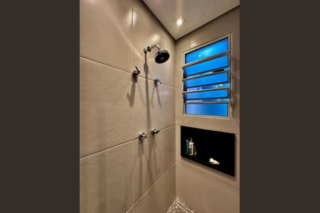 Casa à venda com 209m², 3 quartos e 2 vagas Casa à venda com 209m², 3 quartos e 2 vagasBanheiro Social