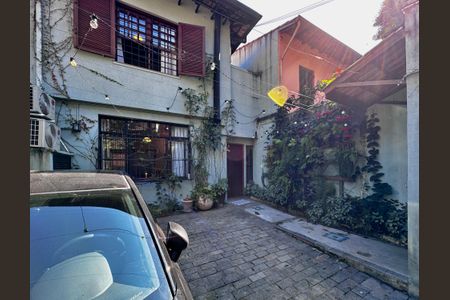Casa à venda com 209m², 3 quartos e 2 vagas Casa à venda com 209m², 3 quartos e 2 vagasGaragem