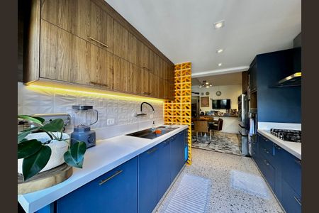 Casa à venda com 209m², 3 quartos e 2 vagas Casa à venda com 209m², 3 quartos e 2 vagasCozinha