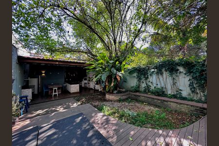 Casa à venda com 209m², 3 quartos e 2 vagas Casa à venda com 209m², 3 quartos e 2 vagasQuintal