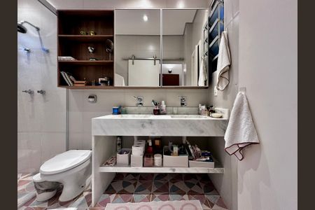 Casa à venda com 209m², 3 quartos e 2 vagas Casa à venda com 209m², 3 quartos e 2 vagasBanheiro da Suíte