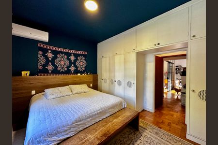 Casa à venda com 209m², 3 quartos e 2 vagas Casa à venda com 209m², 3 quartos e 2 vagasSuíte