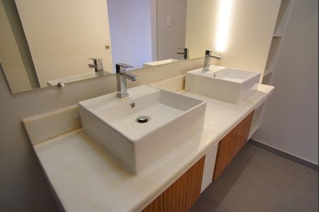 Apartamento à venda com 75m², 2 quartos e 1 vagaBanheiro da Suíte