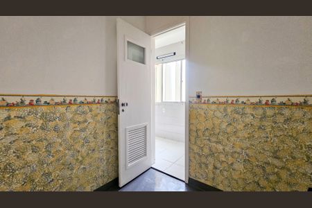 Apartamento à venda com 125m², 4 quartos e 2 vagas Apartamento à venda com 125m², 4 quartos e 2 vagasQuarto de Serviço