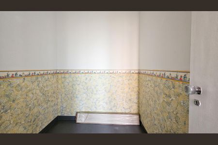 Apartamento à venda com 125m², 4 quartos e 2 vagas Apartamento à venda com 125m², 4 quartos e 2 vagasQuarto de Serviço