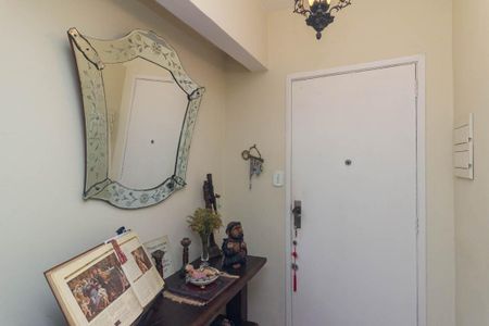 Apartamento à venda com 172m², 3 quartos e 2 vagas Apartamento à venda com 172m², 3 quartos e 2 vagasHall de Entrada