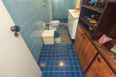 Apartamento à venda com 172m², 3 quartos e 2 vagas Apartamento à venda com 172m², 3 quartos e 2 vagasBanheiro 2