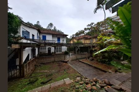 Casa para alugar com 811m², 8 quartos e 5 vagas Casa para alugar com 811m², 8 quartos e 5 vagasÁrea externa