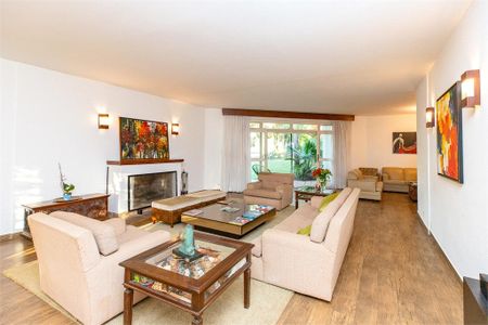 Casa à venda com 371m², 5 quartos e 2 vagas