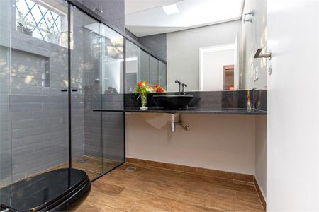 Casa à venda com 371m², 5 quartos e 2 vagas