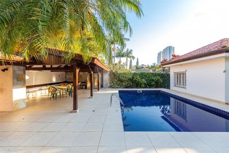 Casa à venda com 371m², 5 quartos e 2 vagas