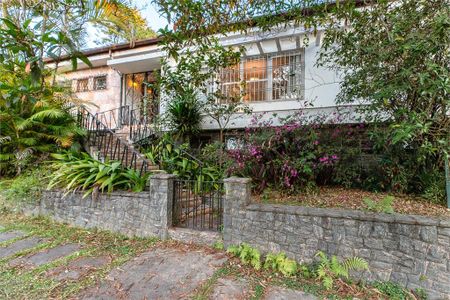 Casa à venda com 371m², 5 quartos e 2 vagas