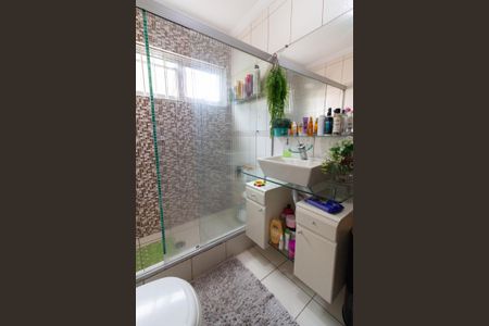 Casa à venda com 185m², 4 quartos e 2 vagas Casa à venda com 185m², 4 quartos e 2 vagasBanheiro Social