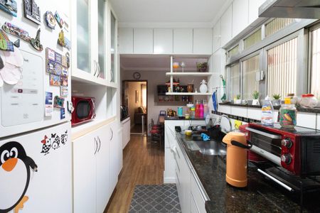 Casa à venda com 185m², 4 quartos e 2 vagas Casa à venda com 185m², 4 quartos e 2 vagasCozinha