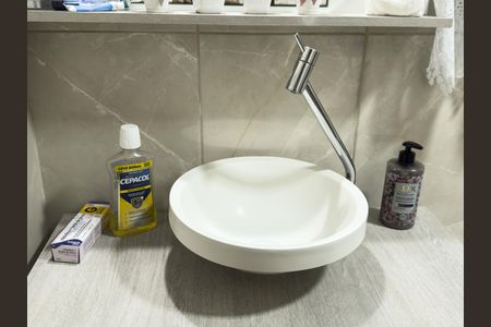 Apartamento à venda com 70m², 3 quartos e 2 vagas Apartamento à venda com 70m², 3 quartos e 2 vagasBanheiro 2