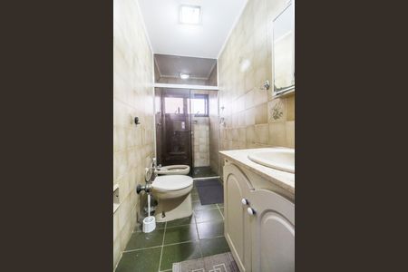 Casa de condomínio para alugar com 300m², 3 quartos e 4 vagas Casa de condomínio para alugar com 300m², 3 quartos e 4 vagasBanheiro da Suíte