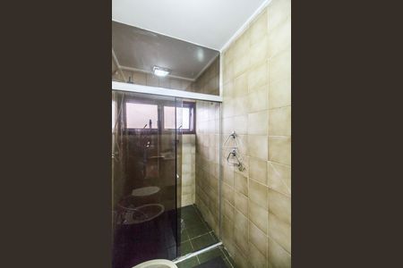 Casa de condomínio para alugar com 300m², 3 quartos e 4 vagas Casa de condomínio para alugar com 300m², 3 quartos e 4 vagasBanheiro da Suíte