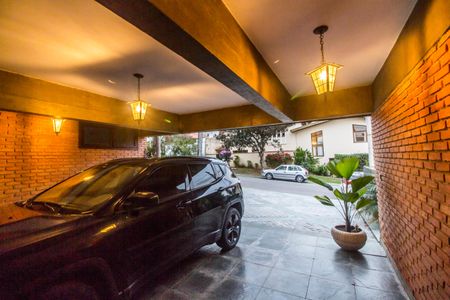 Casa de condomínio para alugar com 300m², 3 quartos e 4 vagas Casa de condomínio para alugar com 300m², 3 quartos e 4 vagasGaragem