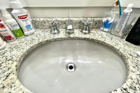Apartamento à venda com 86m², 3 quartos e 2 vagas Apartamento à venda com 86m², 3 quartos e 2 vagasBanheiro da Suíte