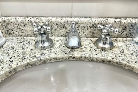 Apartamento à venda com 86m², 3 quartos e 2 vagas Apartamento à venda com 86m², 3 quartos e 2 vagasBanheiro da Suíte