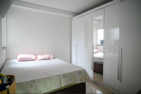 Casa à venda com 315m², 7 quartos e 2 vagas Casa à venda com 315m², 7 quartos e 2 vagasCasa 5 - Quarto 2