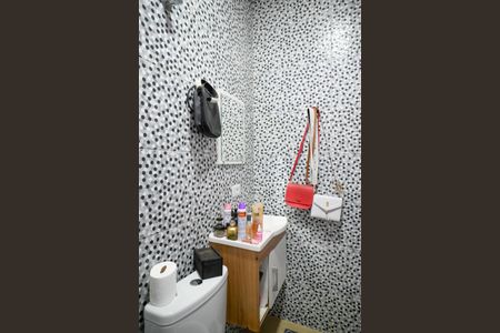 Casa à venda com 315m², 7 quartos e 2 vagas Casa à venda com 315m², 7 quartos e 2 vagasCasa 5 - Banheiro