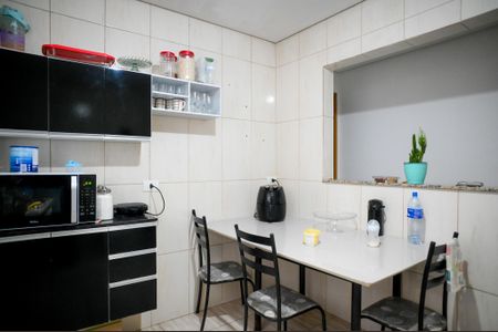 Casa à venda com 315m², 7 quartos e 2 vagas Casa à venda com 315m², 7 quartos e 2 vagasCasa 3 - Cozinha