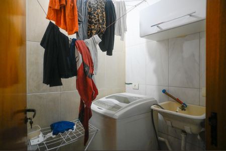 Casa à venda com 315m², 7 quartos e 2 vagas Casa à venda com 315m², 7 quartos e 2 vagasCasa 1 - Área de serviço