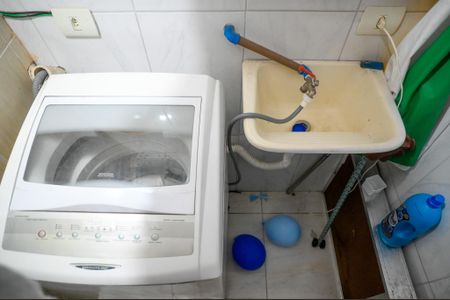 Casa à venda com 315m², 7 quartos e 2 vagas Casa à venda com 315m², 7 quartos e 2 vagasCasa 1 - Área de serviço