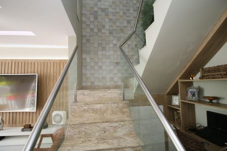 Casa à venda com 150m², 3 quartos e 1 vagaEscada