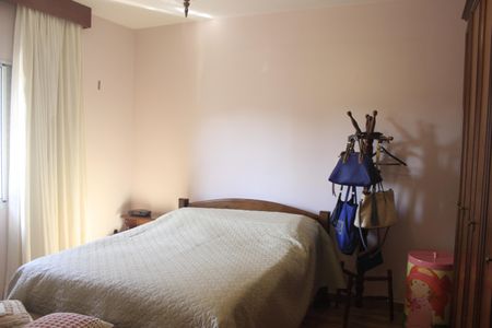 Casa à venda com 159m², 3 quartos e 2 vagasQuarto 1