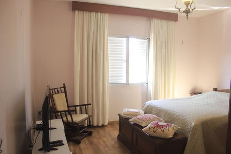 Casa à venda com 159m², 3 quartos e 2 vagasQuarto 1