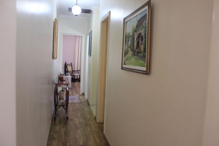 Casa à venda com 159m², 3 quartos e 2 vagasCorredor