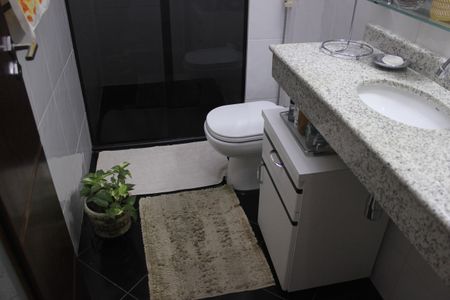 Casa à venda com 159m², 3 quartos e 2 vagasBanheiro social