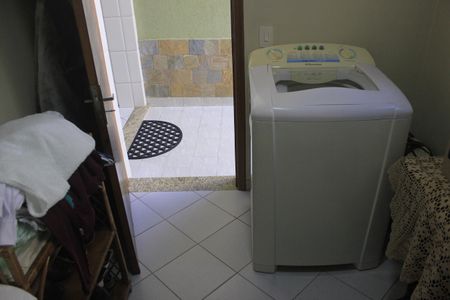 Casa à venda com 159m², 3 quartos e 2 vagasQuarto de Serviço