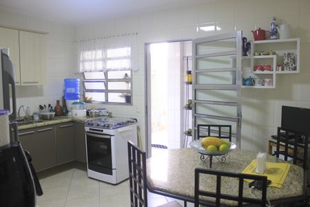 Casa à venda com 159m², 3 quartos e 2 vagasCozinha