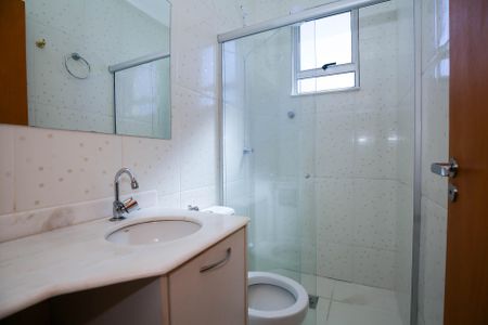 Apartamento à venda com 65m², 2 quartos e 1 vagaBanheiro Social