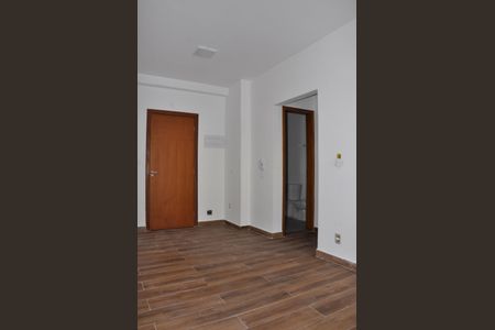 Apartamento à venda com 32m², 1 quarto e sem vaga Apartamento à venda com 32m², 1 quarto e sem vagaSala