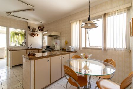 Apartamento à venda com 160m², 3 quartos e 2 vagasCozinha