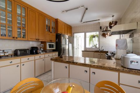 Apartamento à venda com 160m², 3 quartos e 2 vagasCozinha