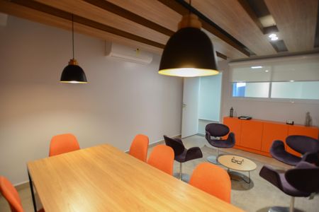 Studio para alugar com 43m², 1 quarto e 1 vaga Studio para alugar com 43m², 1 quarto e 1 vagaÁrea comum - Sala de Reuniões