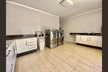 Casa à venda com 512m², 4 quartos e 6 vagas