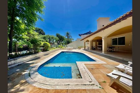 Casa à venda com 512m², 4 quartos e 6 vagas