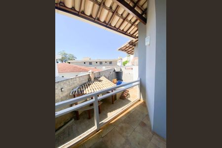 Casa à venda com 330m², 3 quartos e 4 vagas