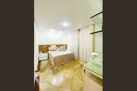 Casa à venda com 330m², 3 quartos e 4 vagas